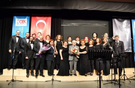 VELİ KOROMUZDAN TÜRK SANAT MÜZİĞİ ZİYAFETİ