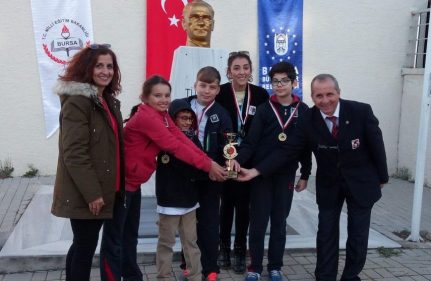 "CUMHURİYET BAHÇE SATRANCI TURNUVASI"NDA 1.LİK 3 MART'IN