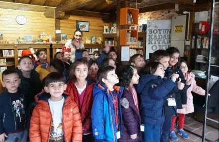 ANASINIFI ÖĞRENCİLERİMİZ KÜTÜPHANE GEZİSİNDE