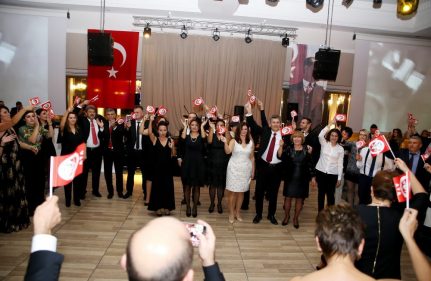 CUMHURİYETİMİZİN  95. YILDÖNÜMÜ KUTLAMALARI MUHTEŞEM BİR BALO İLE TAÇLANDIRILDI