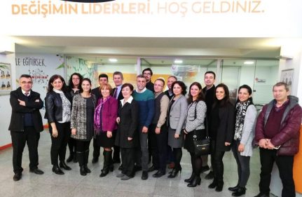 ÇEK'TEN TİNK OKULLARINA İADEYİ ZİYARET