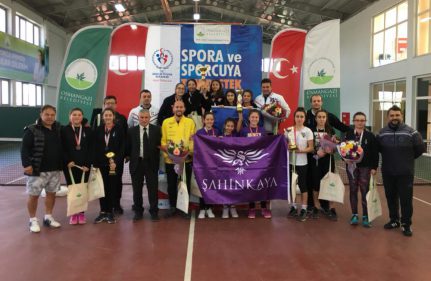 KORT TENİSİ'NDE BURSA 4. SÜYÜZ