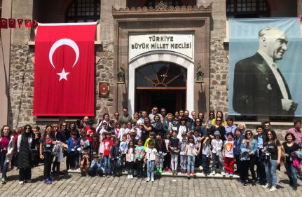 ATATÜRK ÇOCUKLARI ANITKABİR'DE