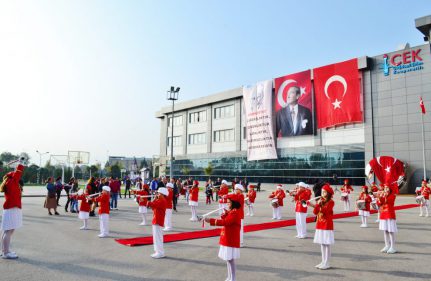 3 MART'TA COŞKULU CUMHURİYET KUTLAMASI