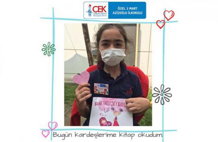 KARDEŞLERİME KİTAP OKUYORUM, MUTLUYUM