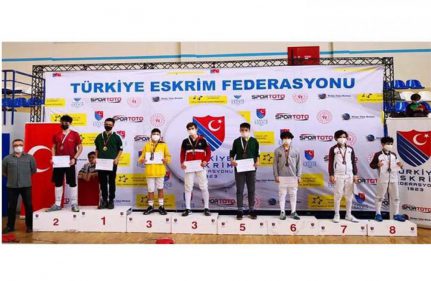 ESKRİM TÜRKİYE ŞAMPİYONLUĞUNDAN 3 MART İKİ ALTIN MADALYA İLE DÖNDÜ