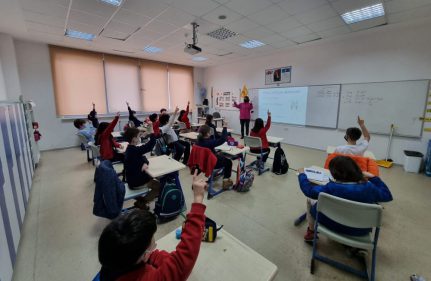 İLETİŞİM TEKNİKLERİ VE EMPATİK YAKLAŞIMLAR