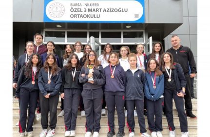 VOLEYBOL'DA YİNE KUPA İLE DÖNDÜK