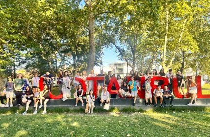İSTANBUL'UN EDEBİYAT DOLU SOKAKLARINDA UNUTULMAZ BİR GEZİ