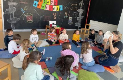 ANASINIFI ÖĞRENCİLERİ NAKIŞ ATÖLYESİNDE