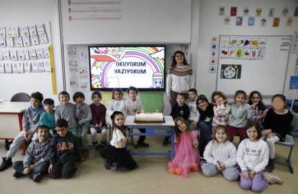 1. SINIFLAR ARTIK OKUYOR