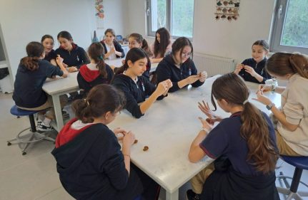 SANAT KULÜBÜ'NDEN FÜREYA KORAL ANISINA ANLAMLI ETKİNLİK