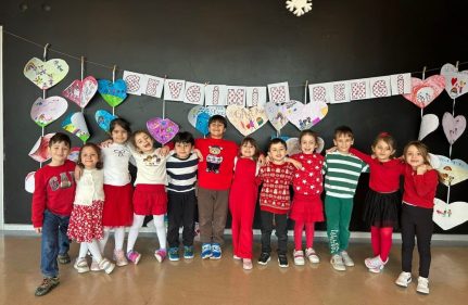 ANASINIFINDA DÜNYA SEVGİ GÜNÜ COŞKUSU