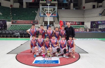 3 MART YILDIZ BASKETBOL TAKIMIMIZ İLÇE 3'ÜNCÜSÜ