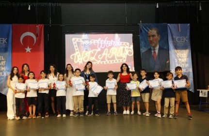 WORD WİZARDS YARIŞMASINDA İNGİLİZCE KELİMELER YARIŞTI
